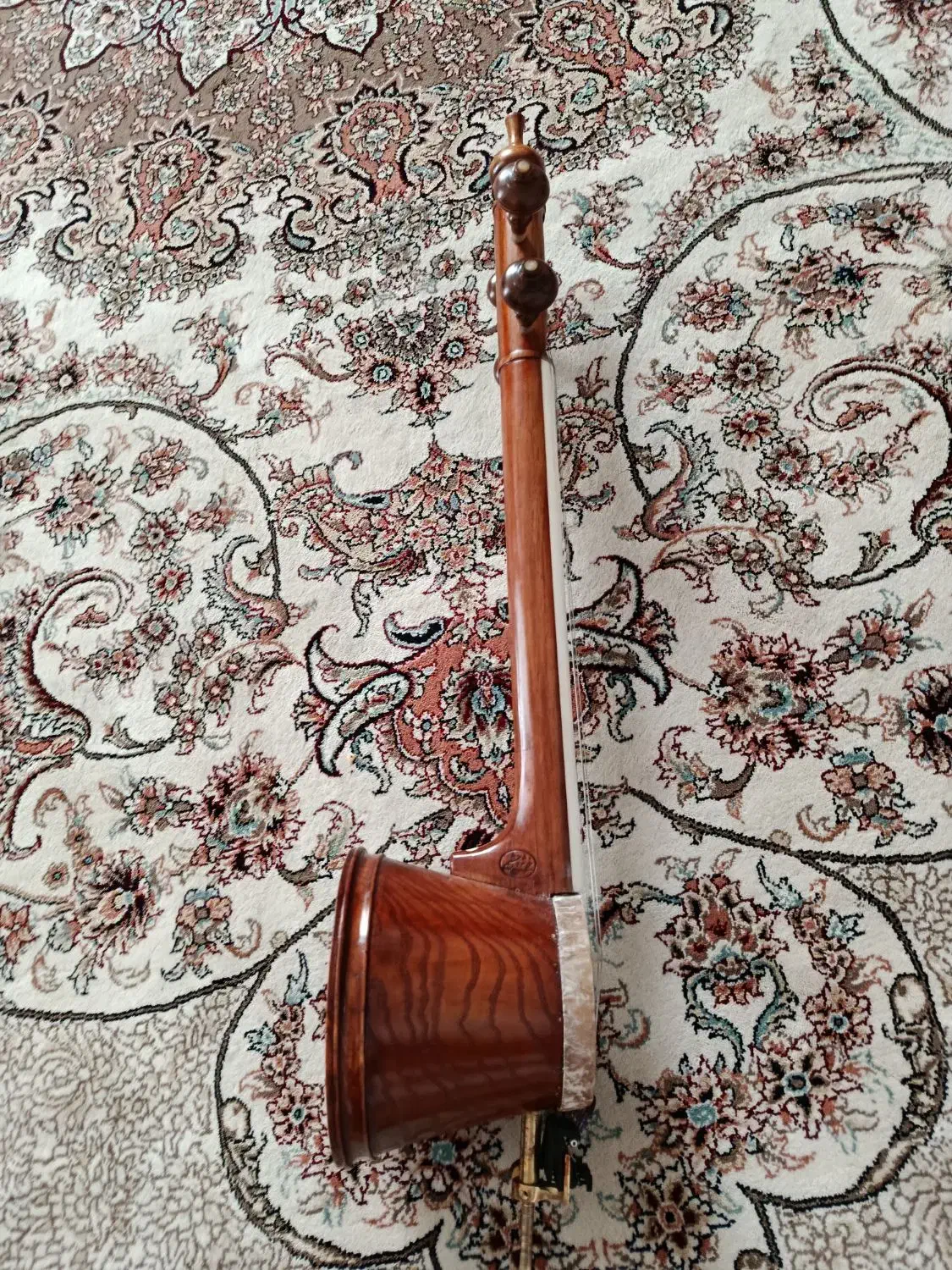 کمانچه پشت باز|سازهای سنتی|بومهن, |دیوار