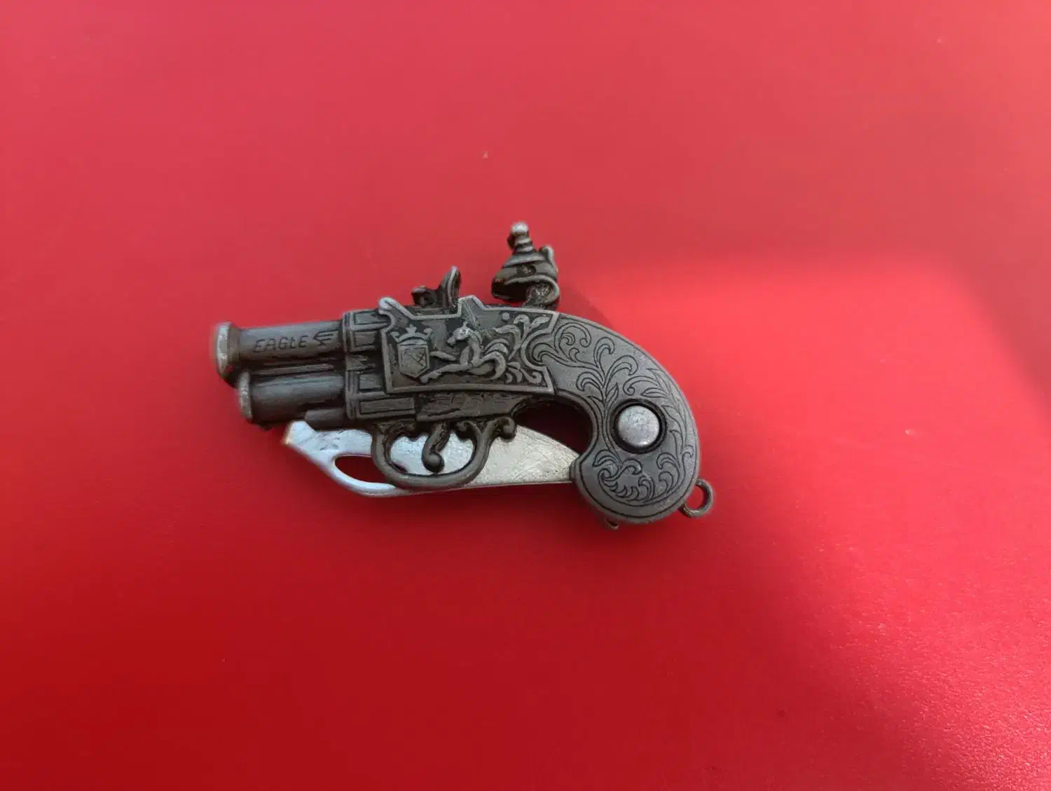 تفنگ چاقویی عتیقه|کلکسیون اشیاء عتیقه|صدرا-فارس, فاز ۲|دیوار