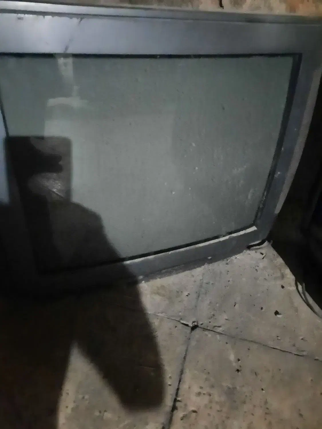 تلوزیون ۲۱ اینج رنگی سالم|تلویزیون و پروژکتور|سیرجان, |دیوار