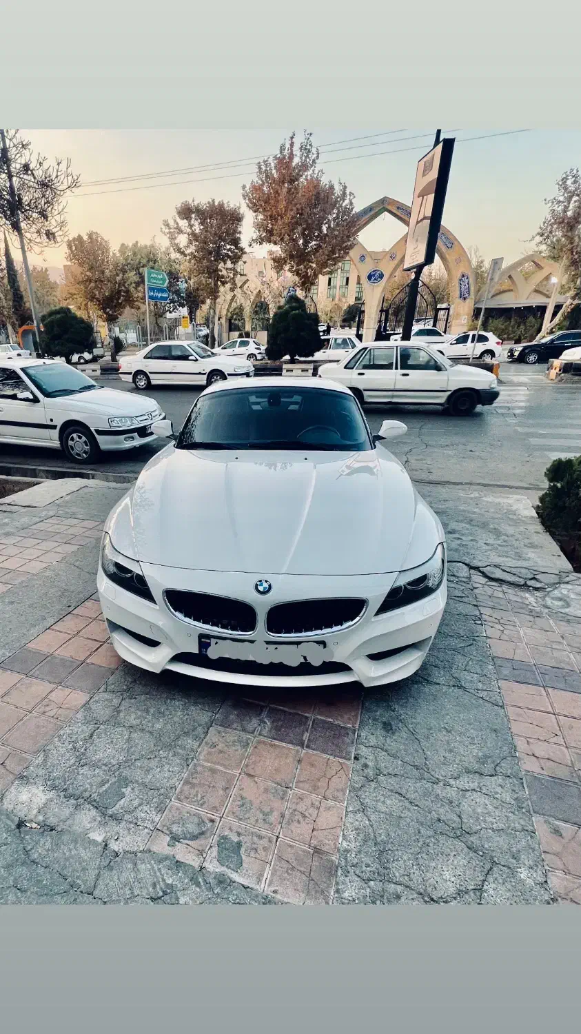 Bmw z4 20i 2013|خودرو سواری و وانت|شیراز, ارم|دیوار