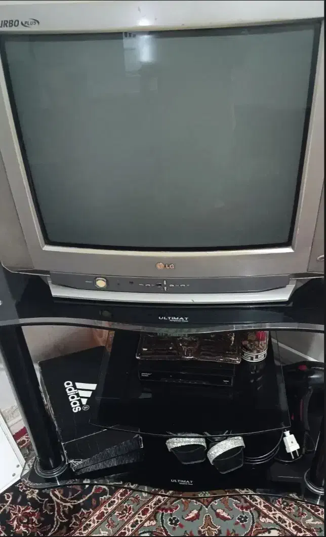 تلویزیون و میز تلویزیون|تلویزیون و پروژکتور|الیگودرز, |دیوار