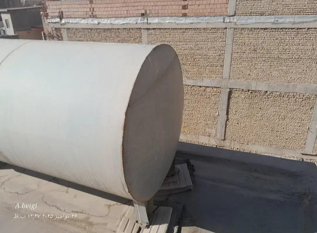 فروش یک عدد مخزن فلزی گالوانیزه ۲۰۰۰ لیتری|مصالح و تجهیزات ساختمان|بومهن, |دیوار