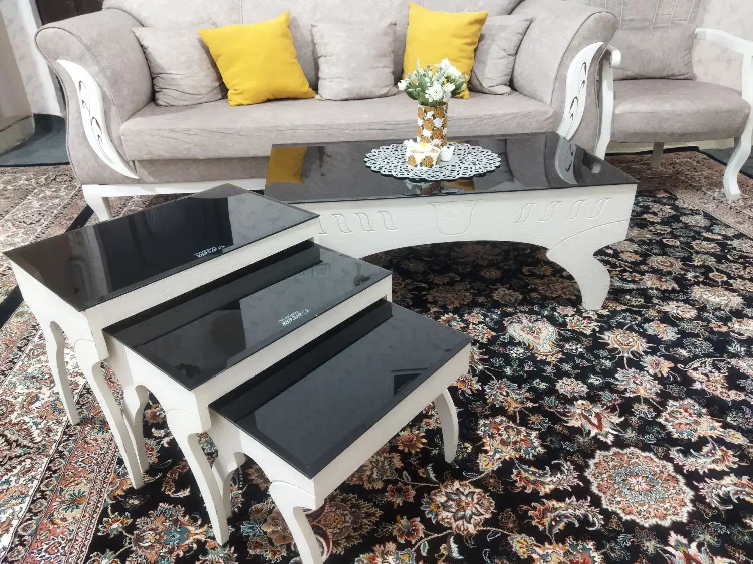 میزو۳عددعسلی|مبلمان خانگی و میز عسلی|هرسین, |دیوار