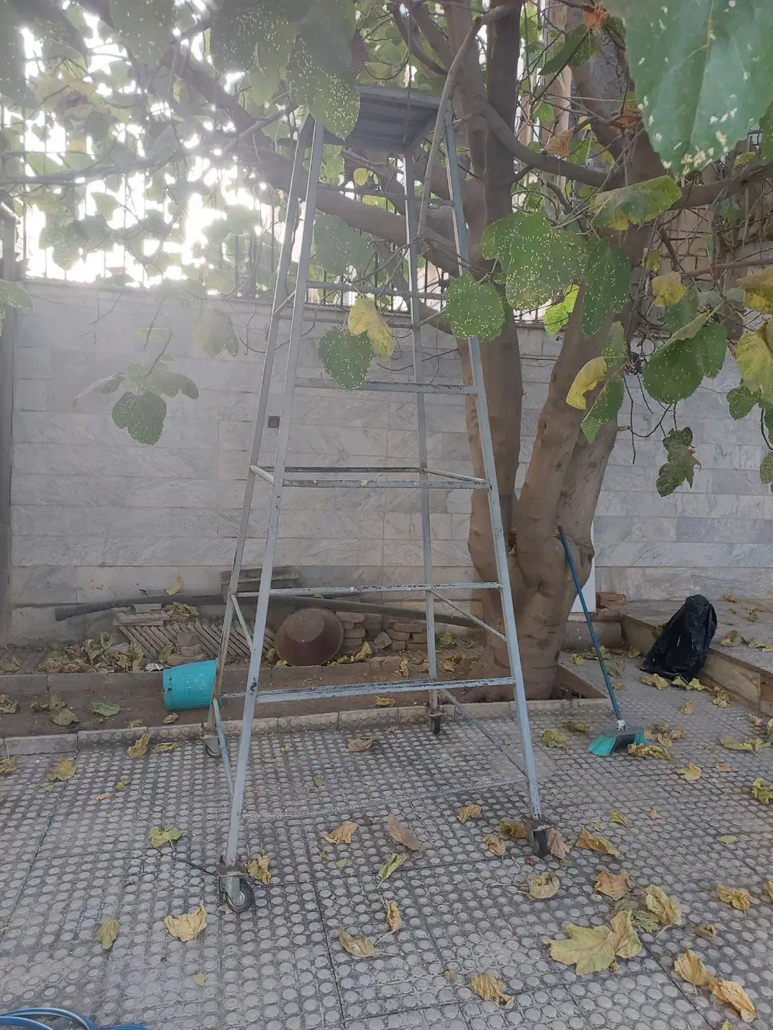 بند رخت آویزدار|بندرخت و رخت‌آویز|کرمانشاه, |دیوار