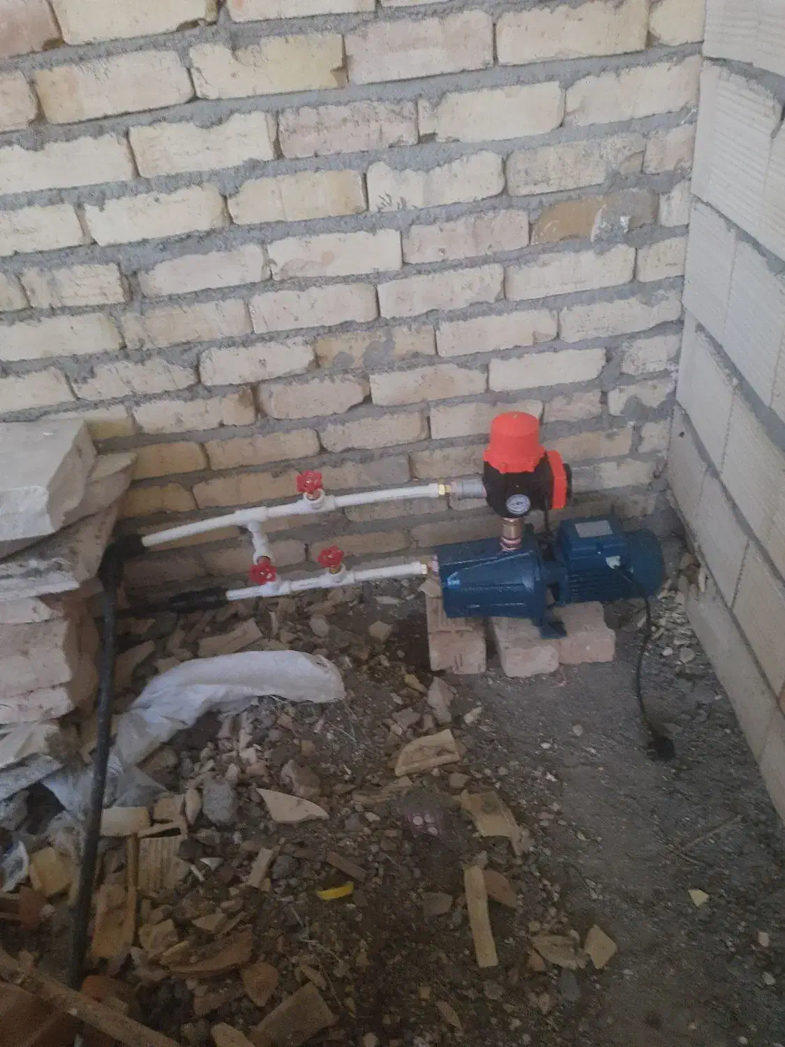 لوله کشی وسرویس و نصب پمپ و شیرالات|خدمات پیشه و مهارت|قم, کلهری|دیوار