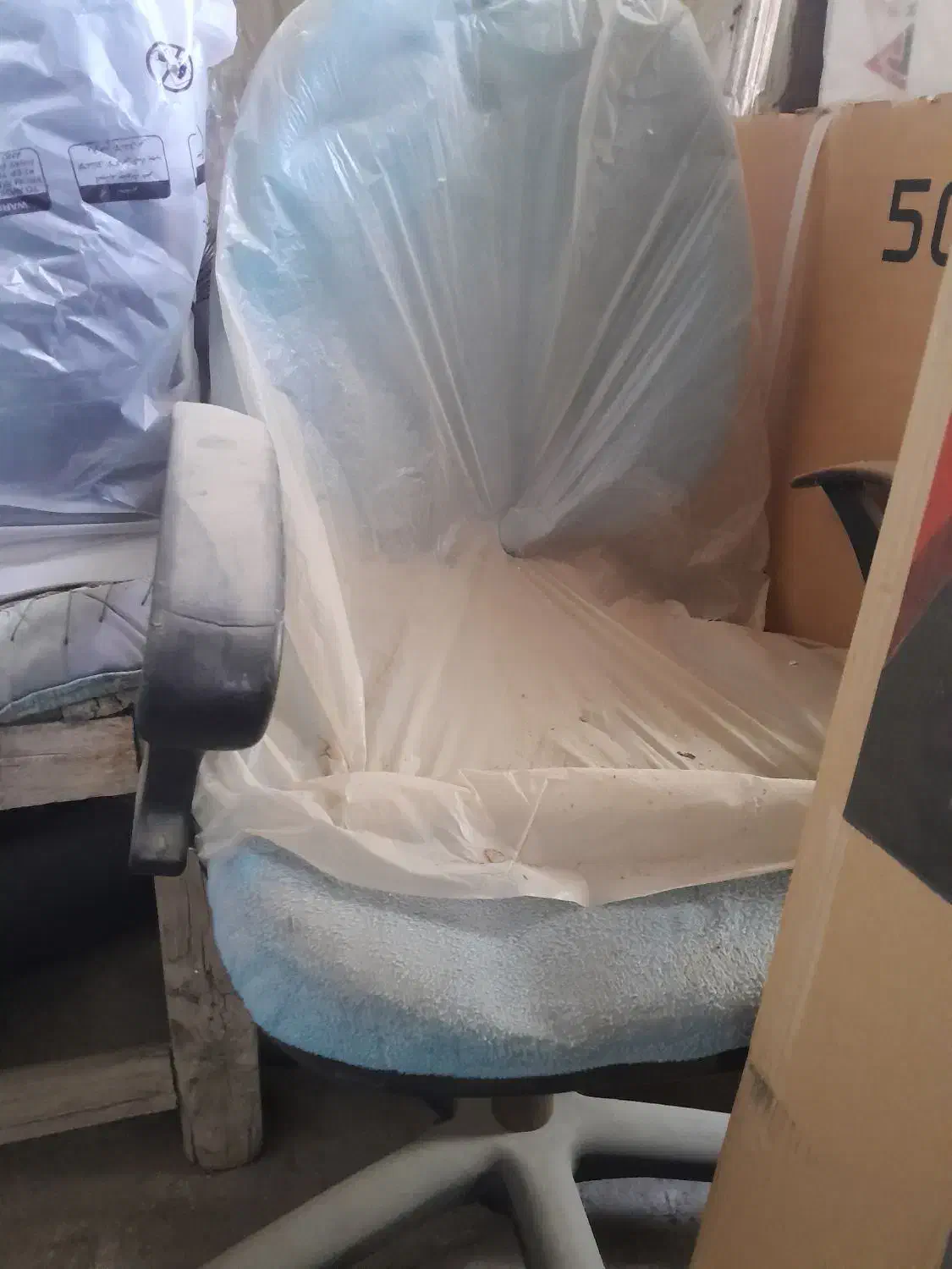 میز.صندلی.تلویزیون.دیجیتال|حراج|نهاوند, |دیوار