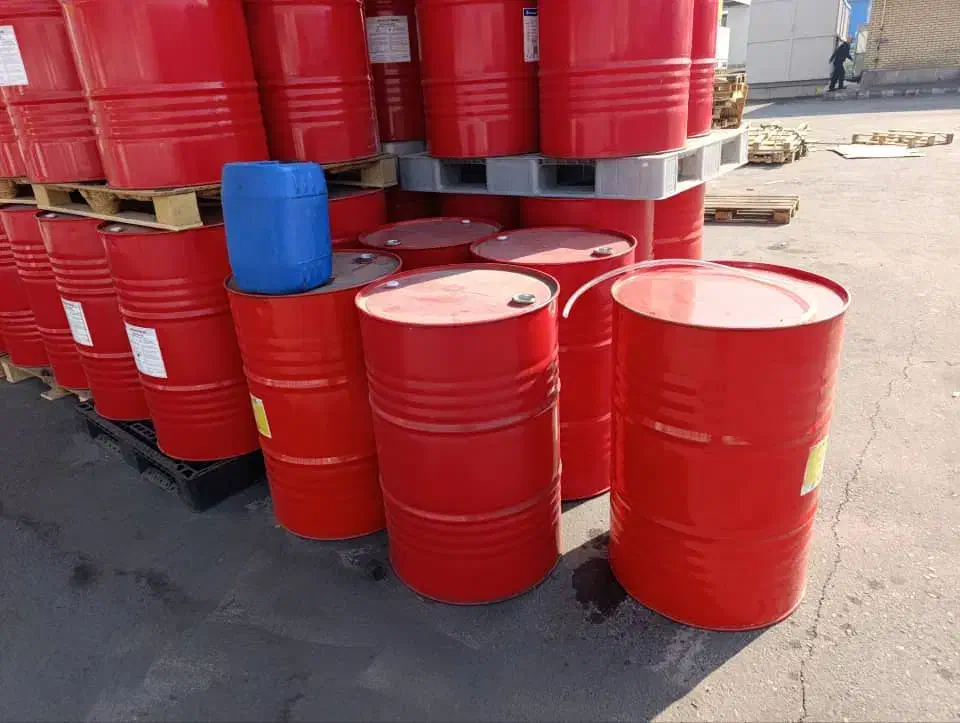 بشکه فلزی  وپلاستیکی  ۲۲۰ لیتری|ظروف نگهدارنده، پلاستیکی، یک‌بارمصرف|شیراز, درکی|دیوار