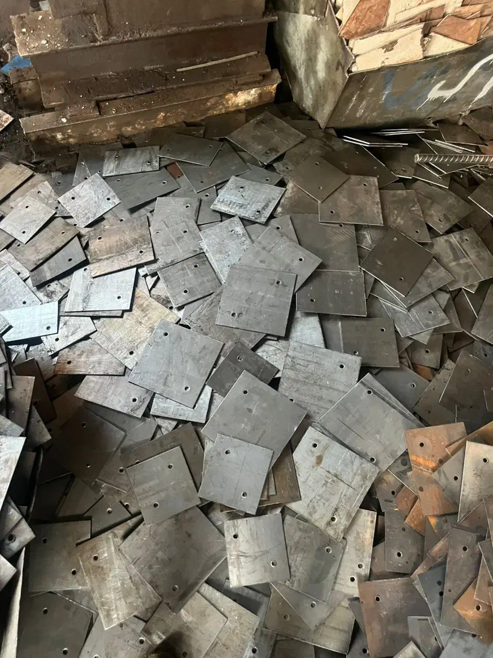 ورق کهنه برشی  ۳ و ۴ و ۵ سیاه وال پستی سوراخ دار|مصالح و تجهیزات ساختمان|ری, بازار آهن|دیوار