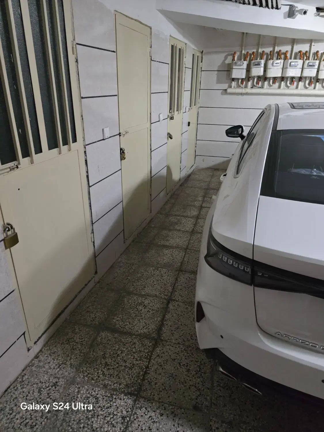 اریزو ۸ سفید 1403|خودرو سواری و وانت|زاهدان, |دیوار