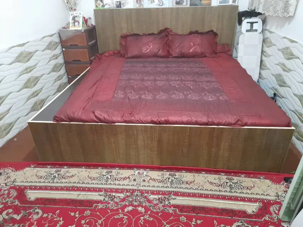 تخت خواب همراه تشک تمیز به فروش میرسد|تشک تختخواب|شوشتر, |دیوار