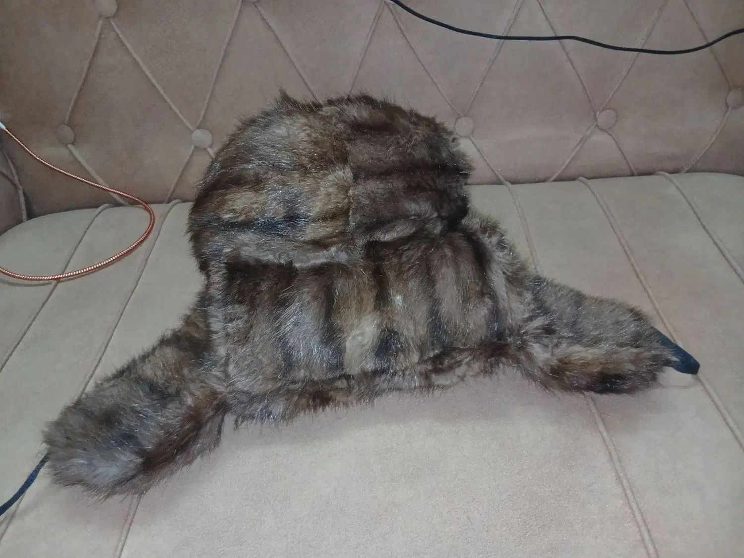 کلاه روسی چرم|لباس|ری, جوانمرد قصاب|دیوار