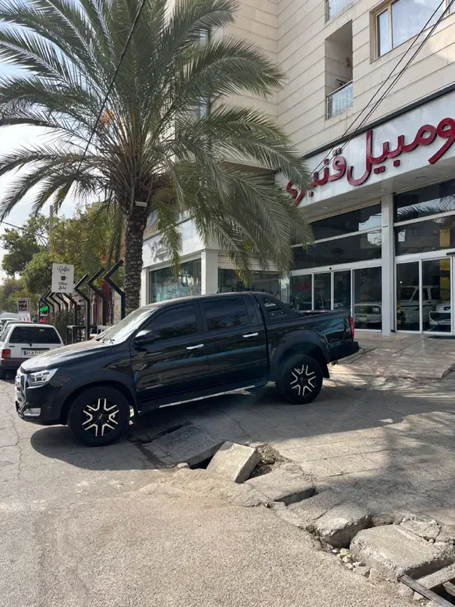 کی ام سی t8 تمام فابریک|خودرو سواری و وانت|شیراز, آبیاری|دیوار