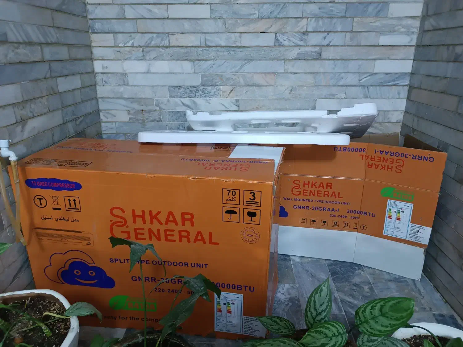 کارتون کمپرسور و پنل کولرگازی General|کولر گازی و فن‌کوئل|کرمانشاه, |دیوار