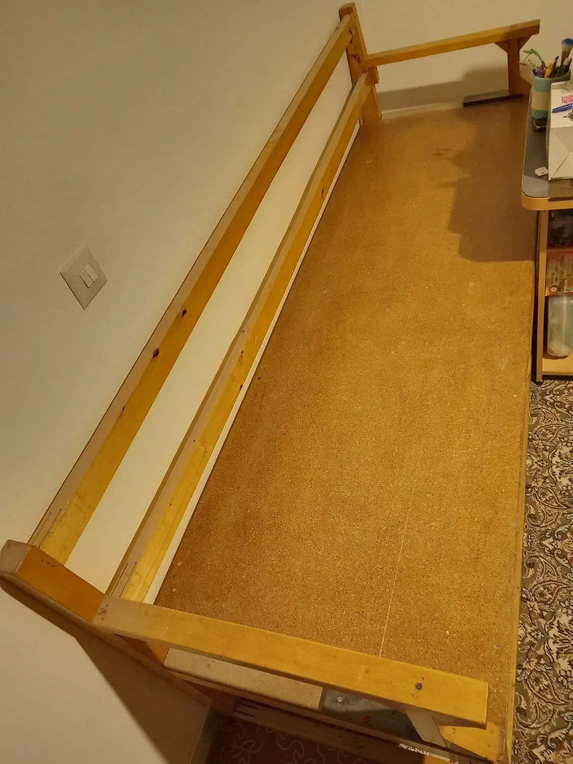 تخت چوبی|تخت و سرویس خواب|قم, پردیسان|دیوار