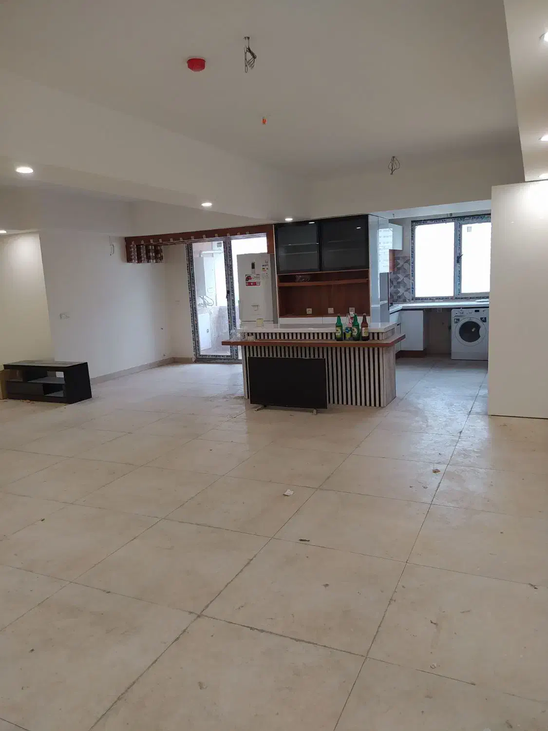 رهن و اجاره واحدی خوش نقشه در منطقه ۲۲شهرک چیتگر