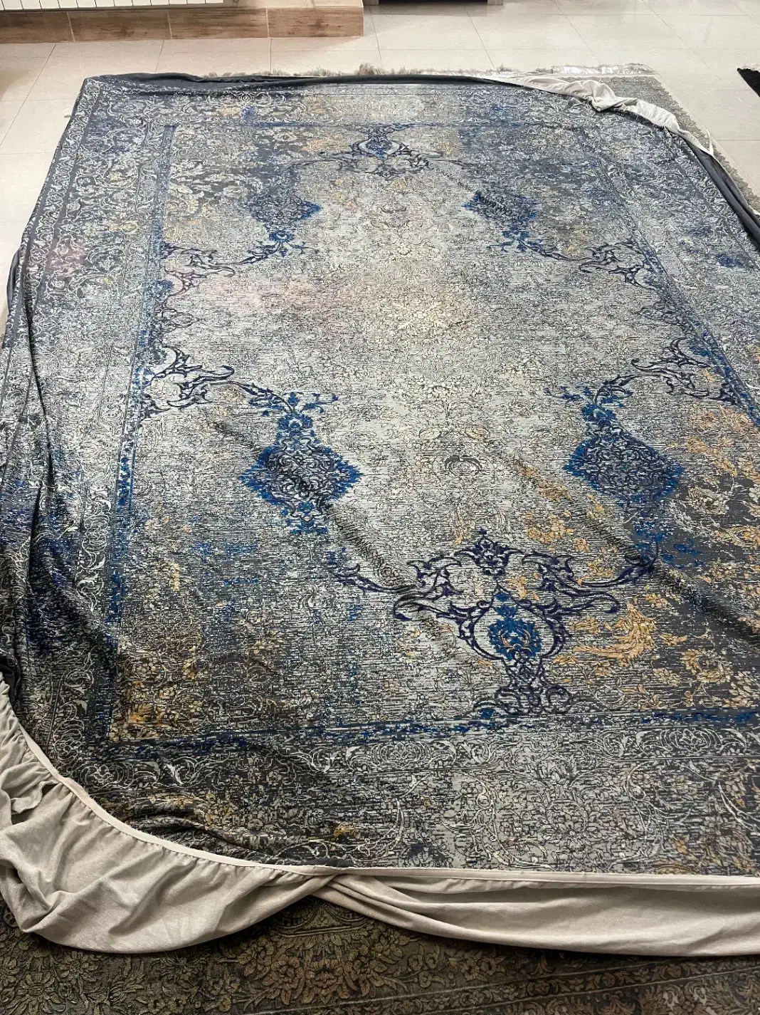 رو فرشی|روفرشی|شیراز, هفت تنان|دیوار