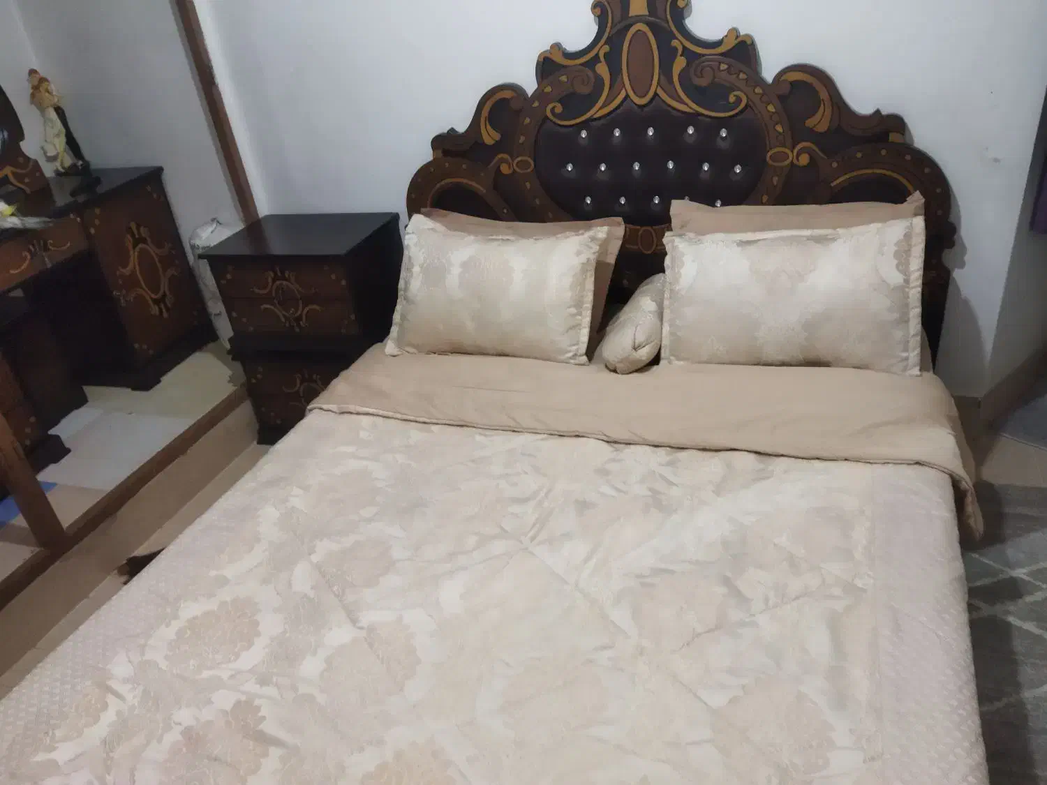 تخت|تخت و سرویس خواب|ساوه, |دیوار