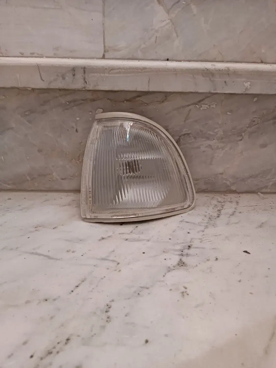 چراغ جلو پراید .فنرکمک پرایدویک عدد راهنمای جلو|قطعات یدکی و لوازم جانبی|کاشمر, |دیوار