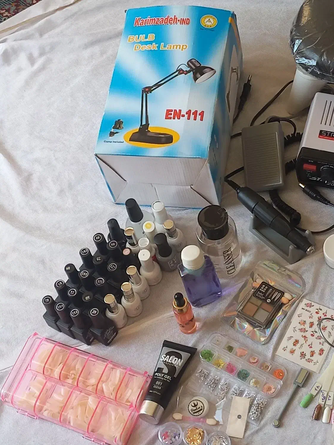 وسایل کاشت ناخن با کیف|آرایشی، بهداشتی، درمانی|شیراز, سیاه سنگ|دیوار