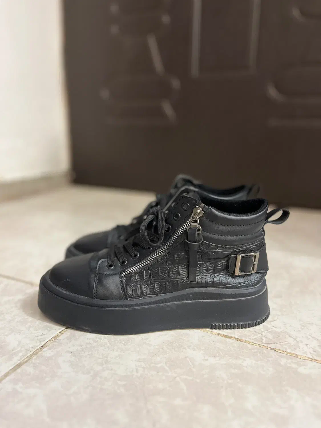 نیم بوت سایز38|کیف، کفش، کمربند|رباطکریم, رباطکریم|دیوار