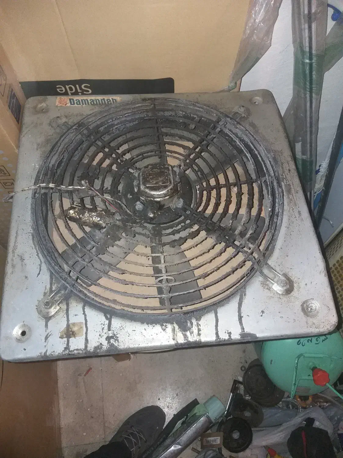 فن صنعتی|پنکه و تصفیهکنندهٔ هوا|مشهد, هفت تیر (آب و برق)|دیوار