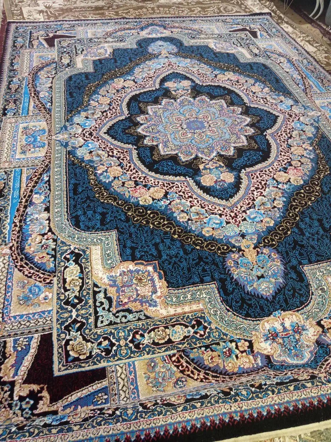 فرش ۱۲متری دوعدد و ۹متری و۳متری و روفرشی ۹متری۲عدد|فرش|رشت, حومه رشت|دیوار