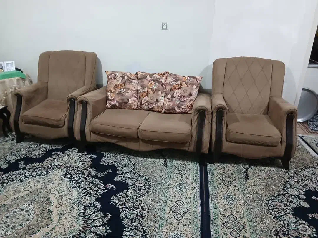 دو دست مبل کارکرده تمیز و مرتب|مبلمان خانگی و میز عسلی|احمدآبادمستوفی, |دیوار