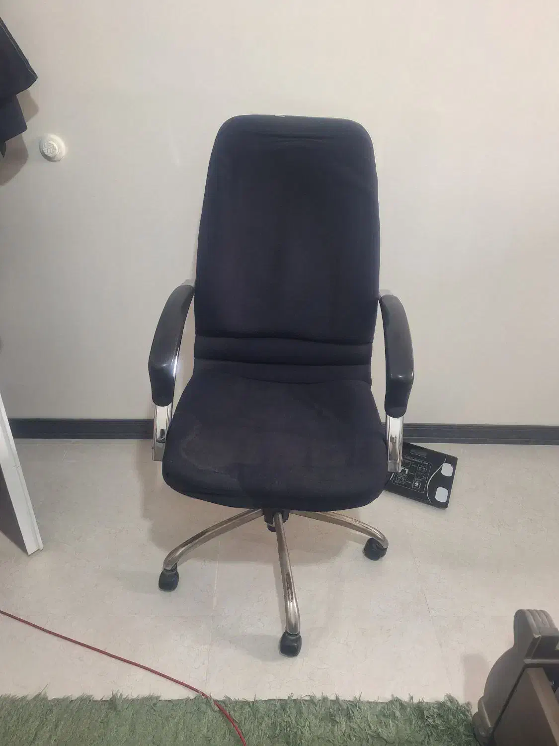 صندلی اداری چرخدار|دفتر کار|فردیس, نگارستان|دیوار