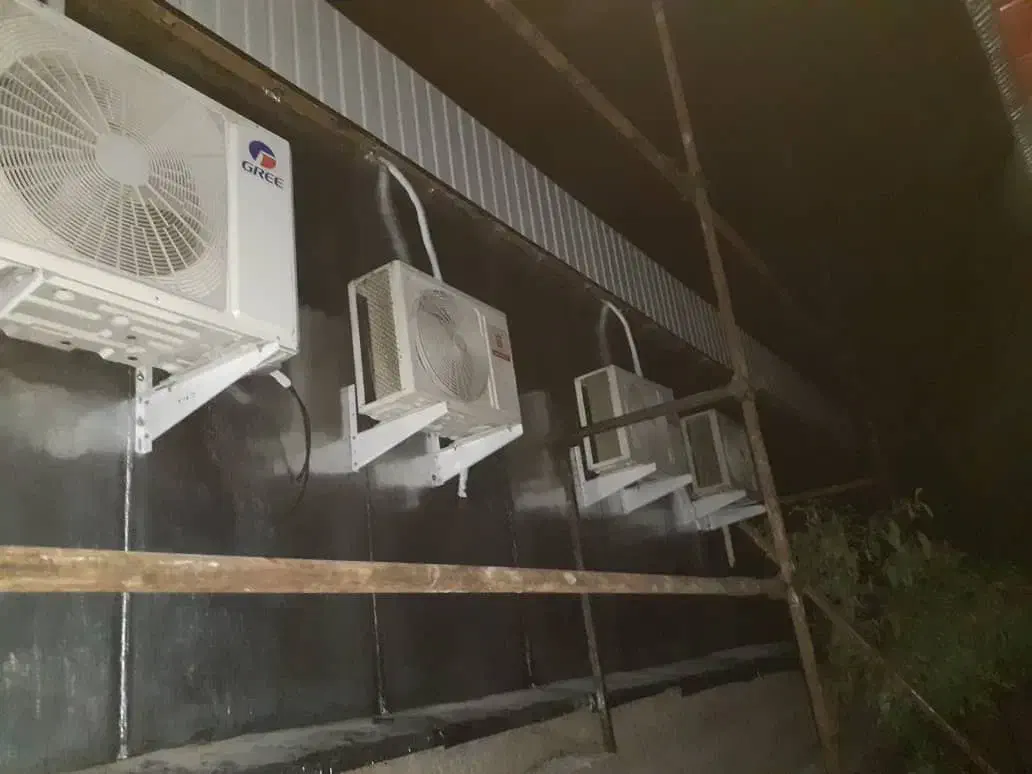 نصاب نصب سرویس و تعمیر کولر و پکیج و لوله گذاری کو|خدمات پیشه و مهارت|فومن, |دیوار