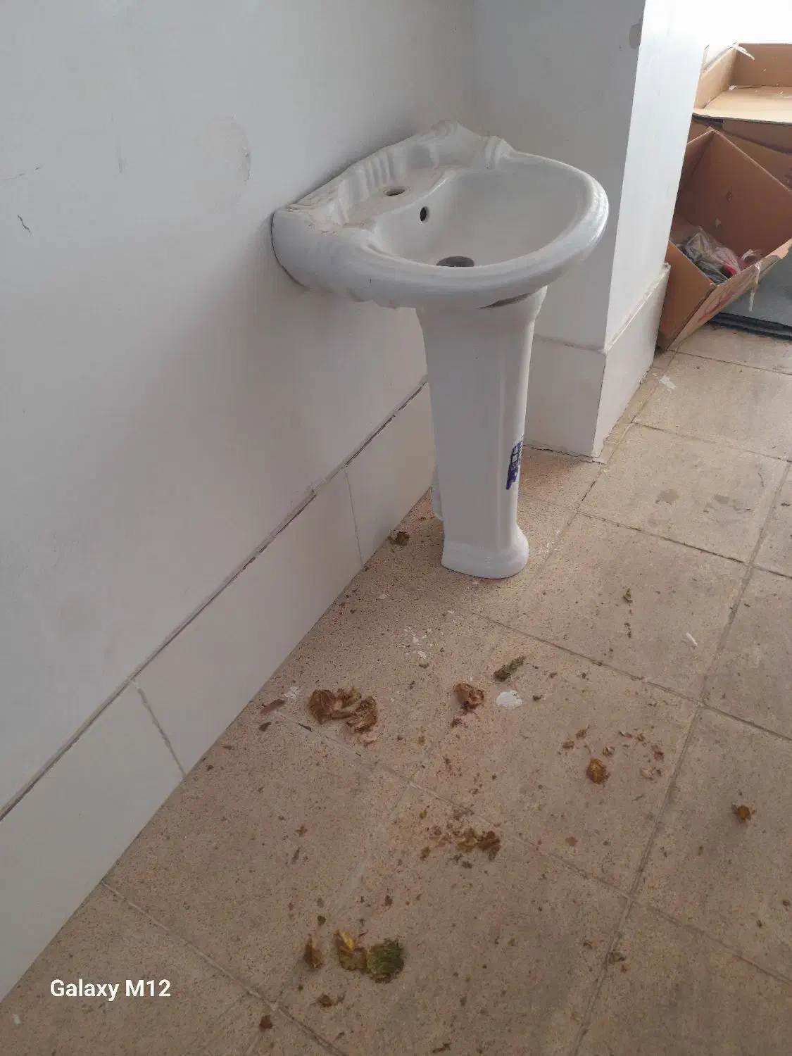 روشویی همراه پایه دست دوم|لوازم سرویس بهداشتی|خوی, |دیوار