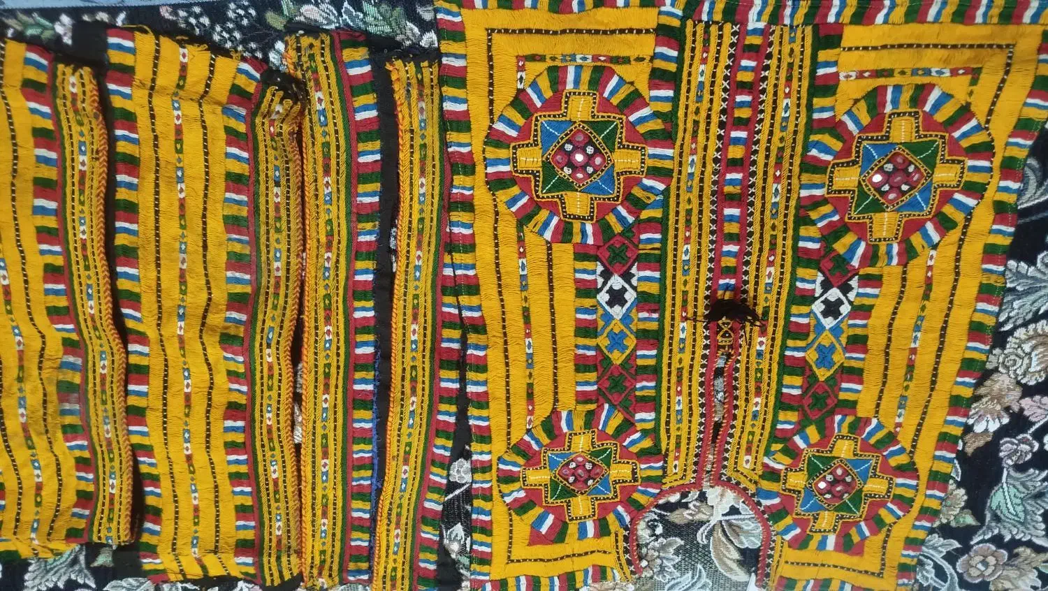 زی ب مناسب زرگسال تارکش|لباس|ایرانشهر, |دیوار