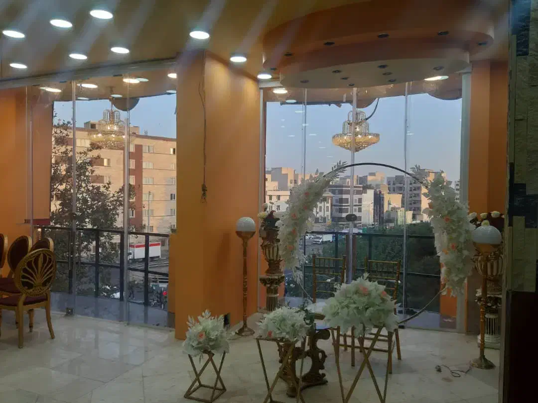سه طبقه تجاری مجزا نمایشگاه مبل فروشگاه  باشگاه و.|اجارهٔ مغازه و غرفه|تهران, دکتر هوشیار|دیوار