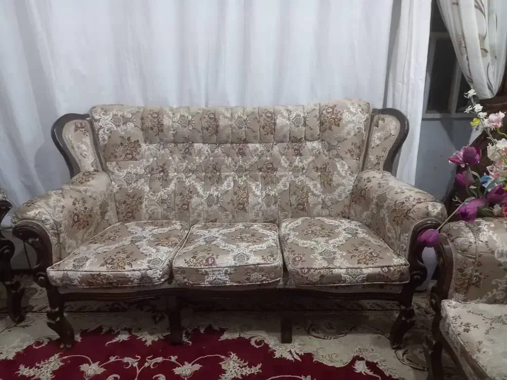 مبل هفت نفره سلطنتی کاملا سالم|مبلمان خانگی و میز عسلی|نیریز, |دیوار