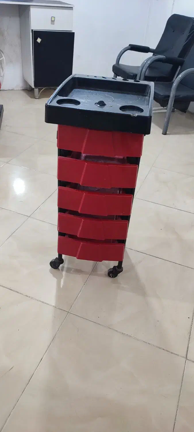 لوازم آرایشگاه زنانه|آرایشگاه و سالن‌های زیبایی|سورک, |دیوار