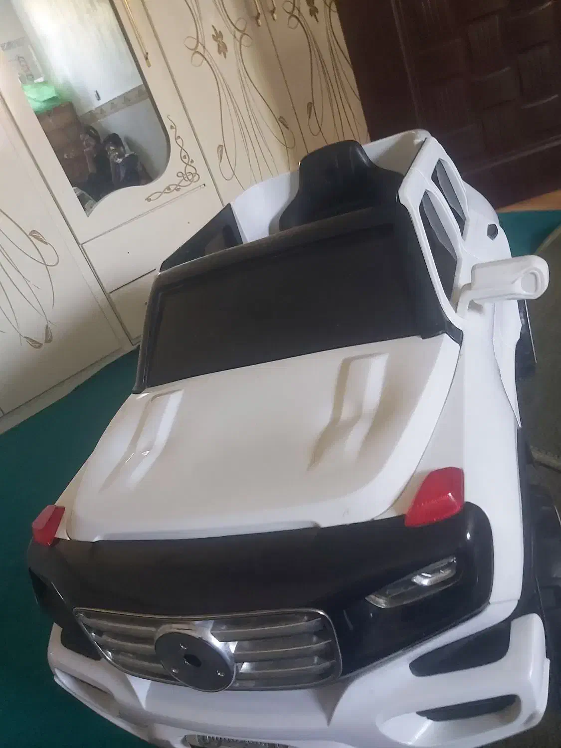 ماشین شارژی سالم فقط باطری ندارد|اسباببازی بچه|کوهدشت, |دیوار