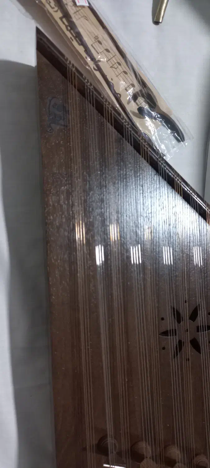 سنتور|سازهای سنتی|گلبهار, شهر جدید گلبهار|دیوار