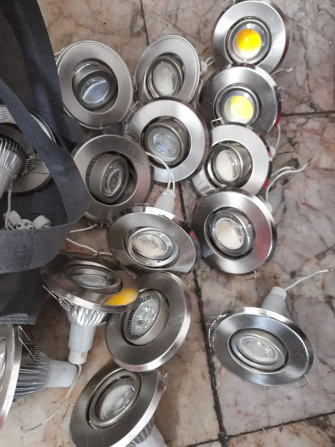 لامپ سقفی سفید وزرد باپاتروم|لامپ و چراغ|مشهد, توس (بلوار توس)|دیوار