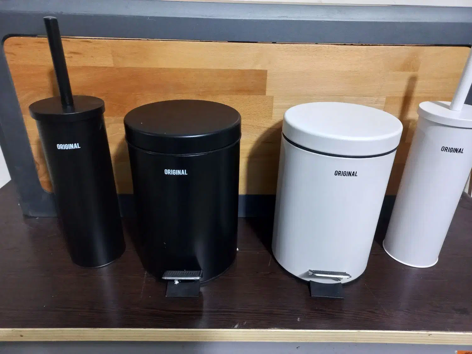 سطل وفرچه سفید ومشکی گرد|لوازم نظافت|تهران, افسریه شمالی|دیوار