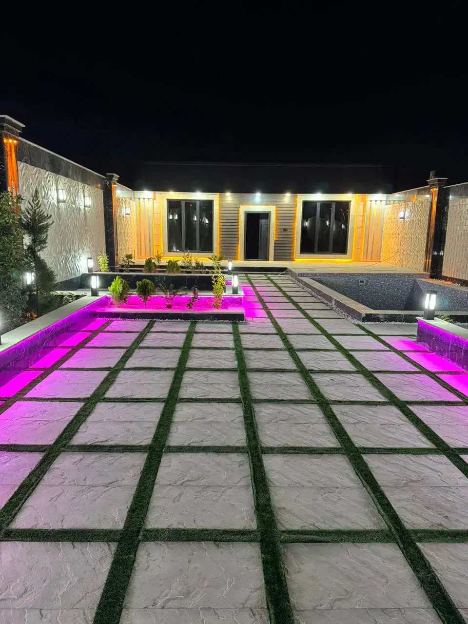 باغ و باغچه ویلا ۴۰۰ متر چاه آب شخصی|فروش خانه و ویلا|شهریار, شهریار|دیوار