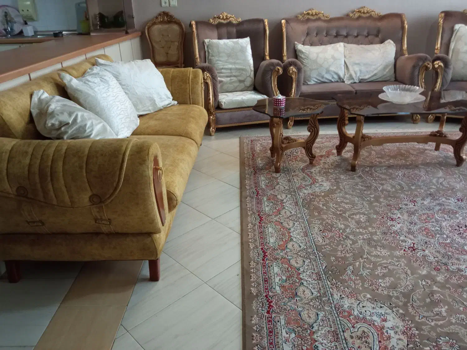اجاره مبله بسیار تمیز روزانه هفتگی ماهانه مرکز شهر|اجارهٔ کوتاه‌مدت آپارتمان و سوئیت|شاهین‌شهر, فردوسی|دیوار