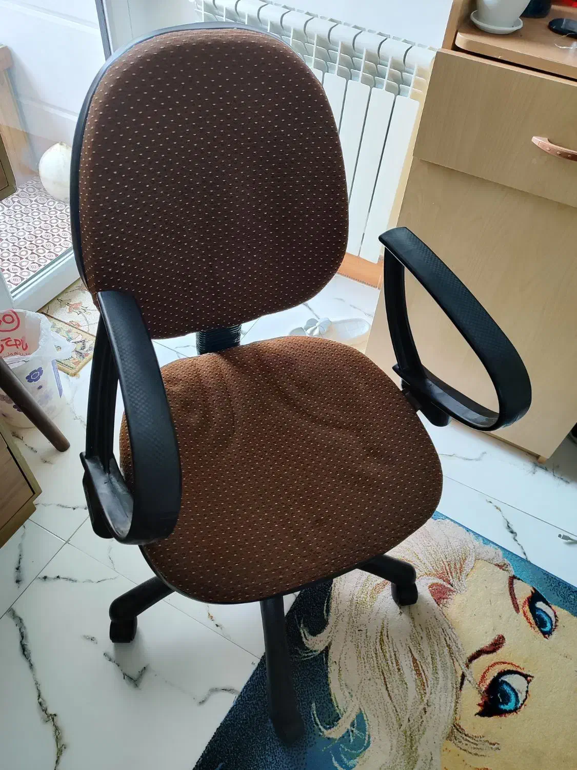 صندلی کامپیوتر کاملا سالم و تمیز|مبلمان اداری|رشت, گلسار|دیوار