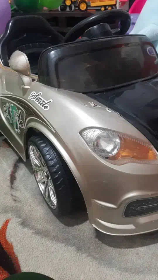 ماشین شارژی موزیکال|اسباببازی|رشت, خمیران زاهدان|دیوار