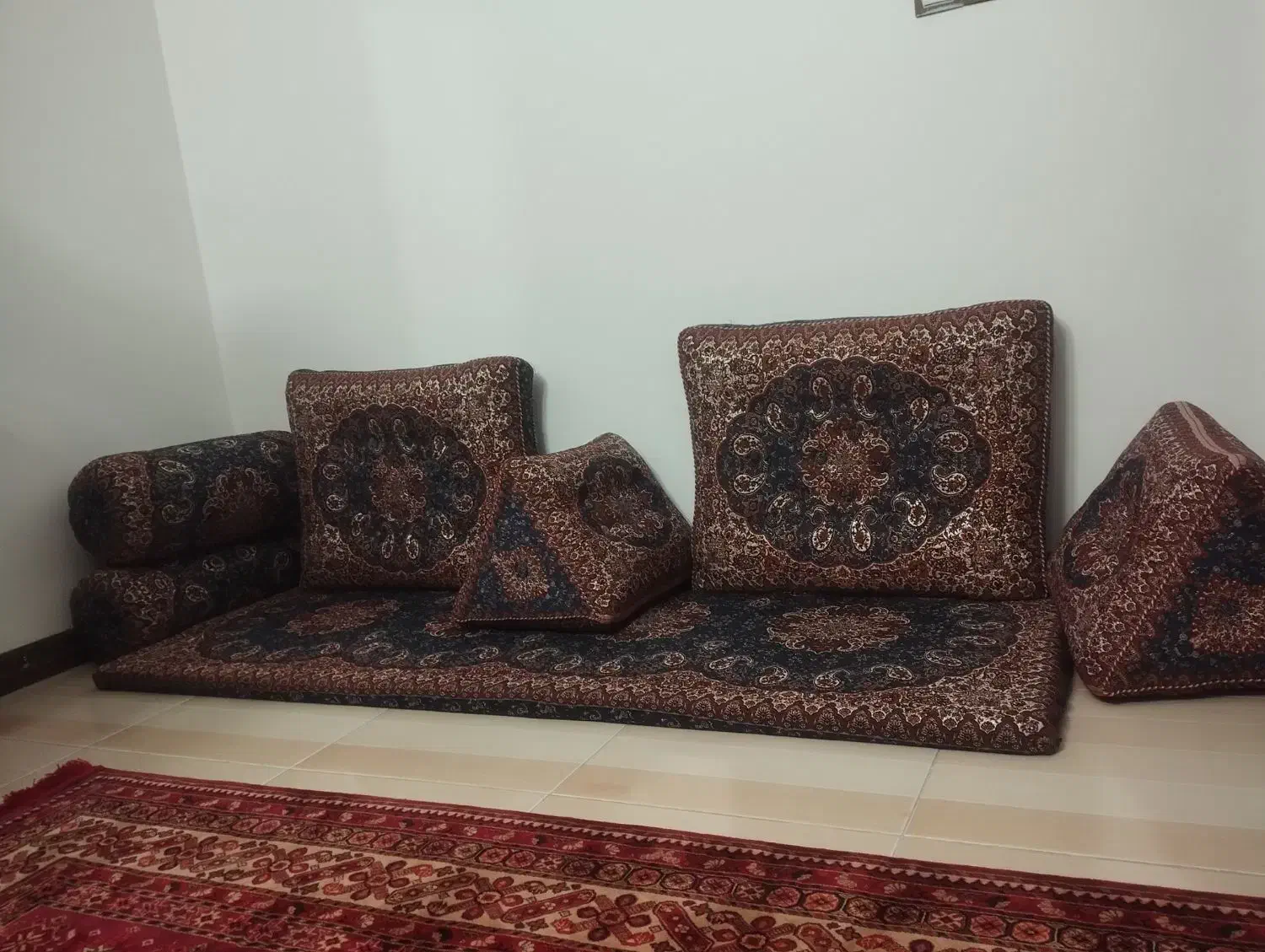 پشتی سنتی|پشتی|اصفهان, کنگاز|دیوار