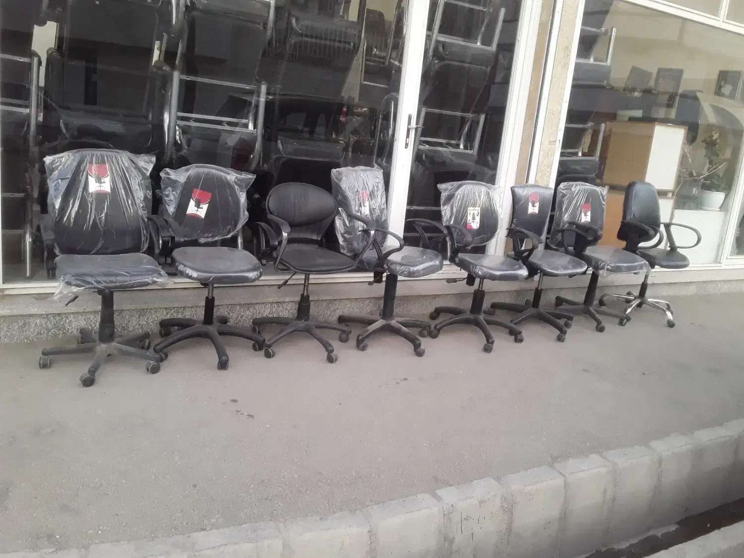 ۱۶ مدل صندلی جکدار و گردان در حد نو|صندلی و نیمکت|اردبیل, |دیوار