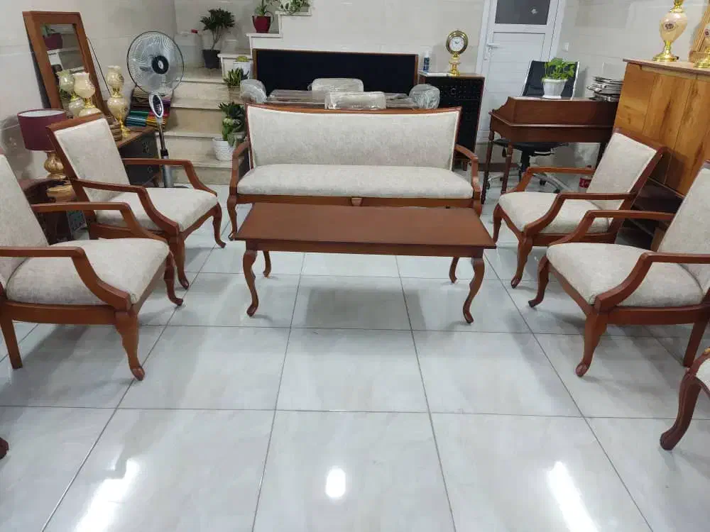 مبل نیو لهستانی به خاطر تغییر شغل نصف قیمت قیمت|مبلمان خانگی و میز عسلی|رشت, پیرسرا|دیوار