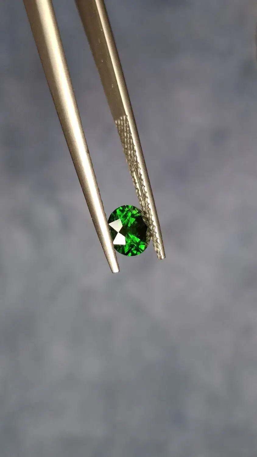 دمانتویید ۱.۲۵ vivid green|جواهرات|تهران, امجدیه (خاقانی)|دیوار