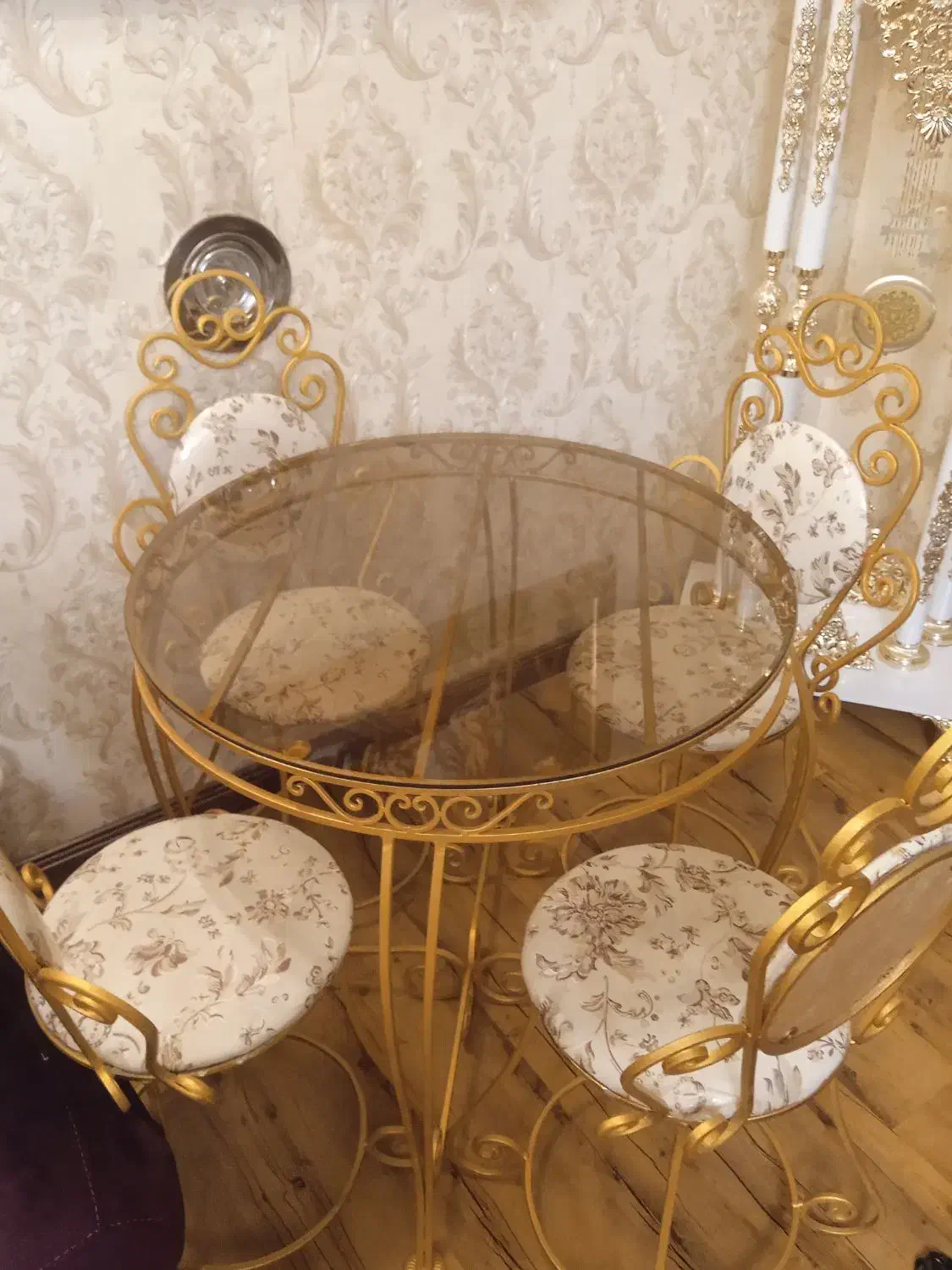 میز ناهار خوری اهن ۴ نفره اعلا|میز و صندلی غذاخوری|تبریز, |دیوار