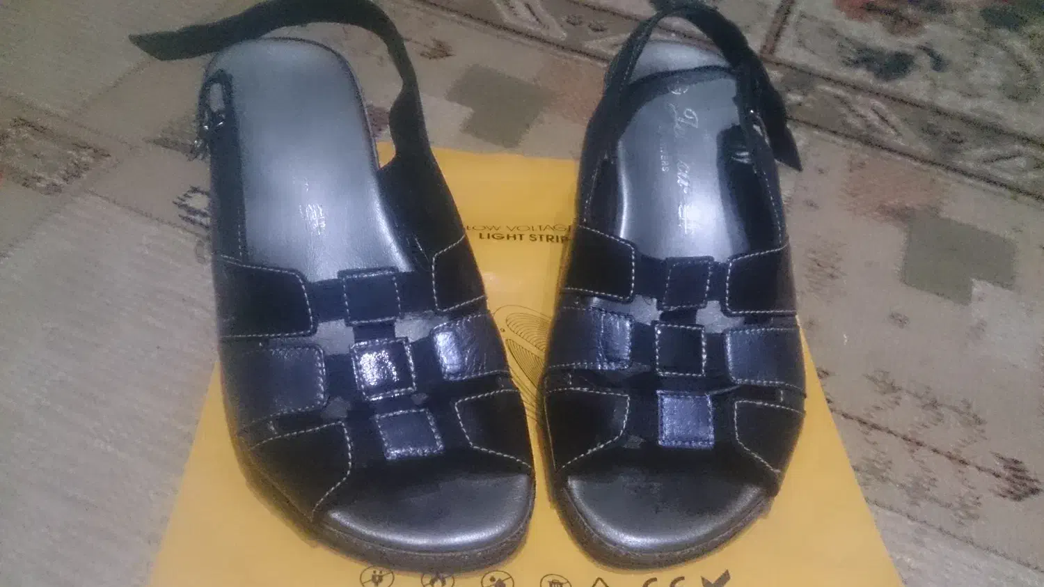 یک جفت صندل زنانه شیک و زیبا سایز 37|کیف، کفش، کمربند|شاهینشهر, ۹ دی|دیوار