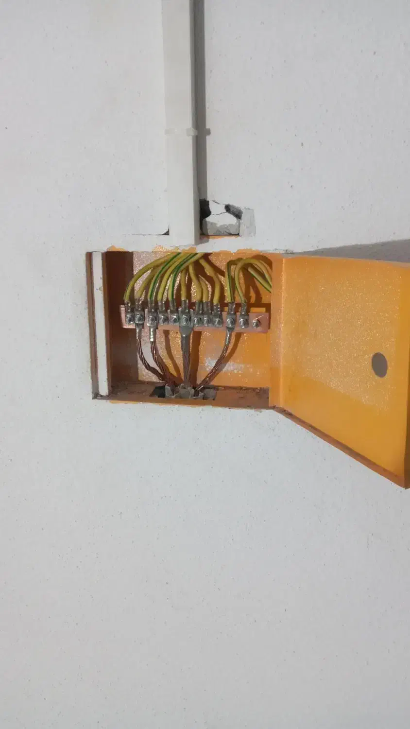 برقکار صنعتی و ساختمانی رفع اتصالی و نصب|خدمات پیشه و مهارت|شهریار, شهریار|دیوار