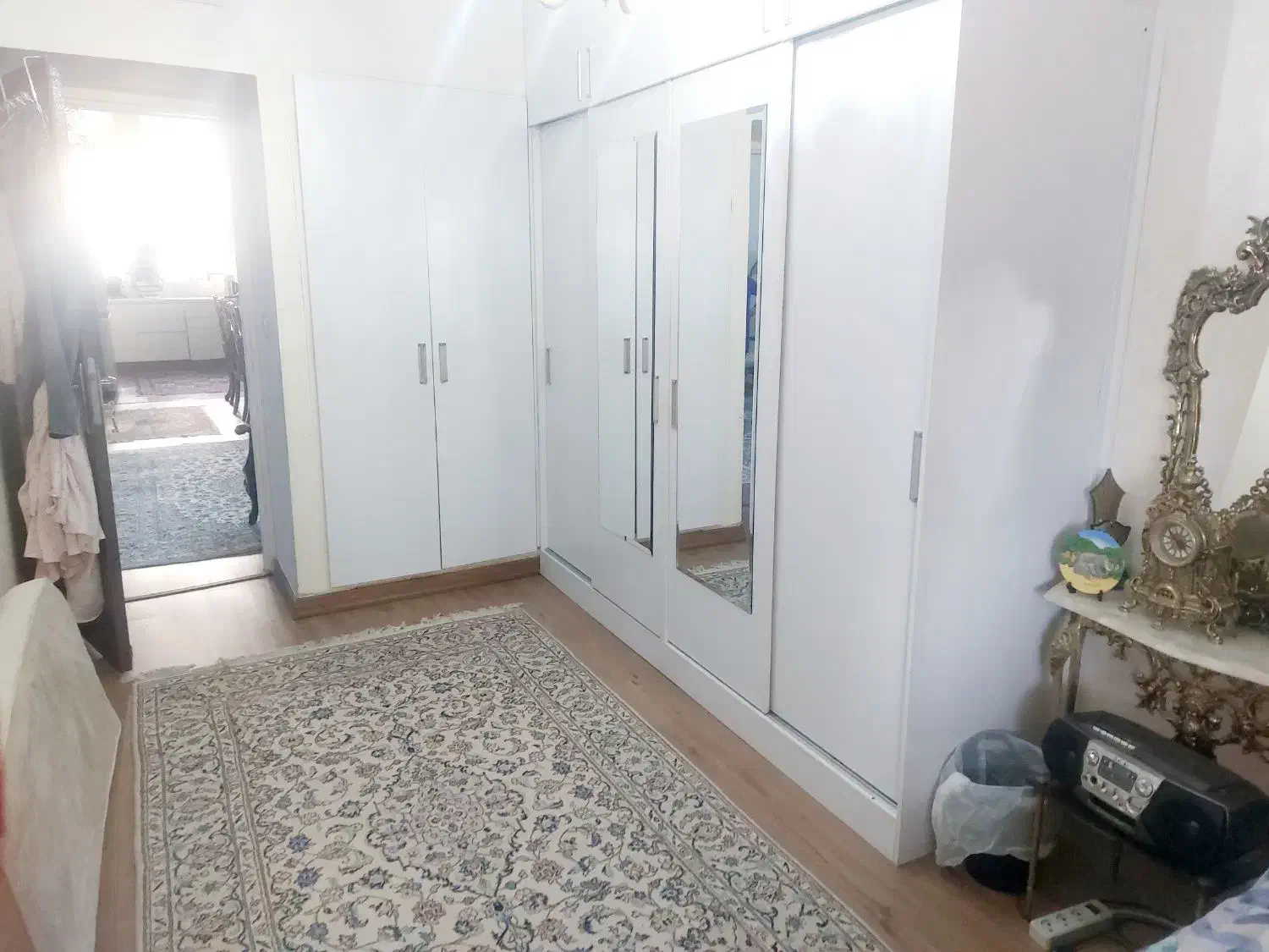 90متر واحد آپارتمانی نورگیر با 13متر بالکن خ خبازی